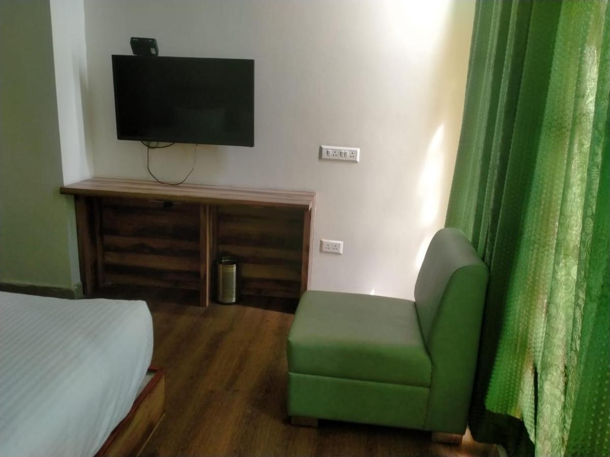 Hotel Pepper Hisar Экстерьер фото